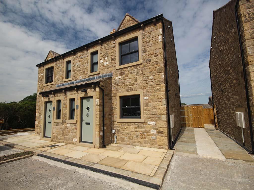 3 bedroom semi-detached house Let Agreed in Barnoldswick - Main Image